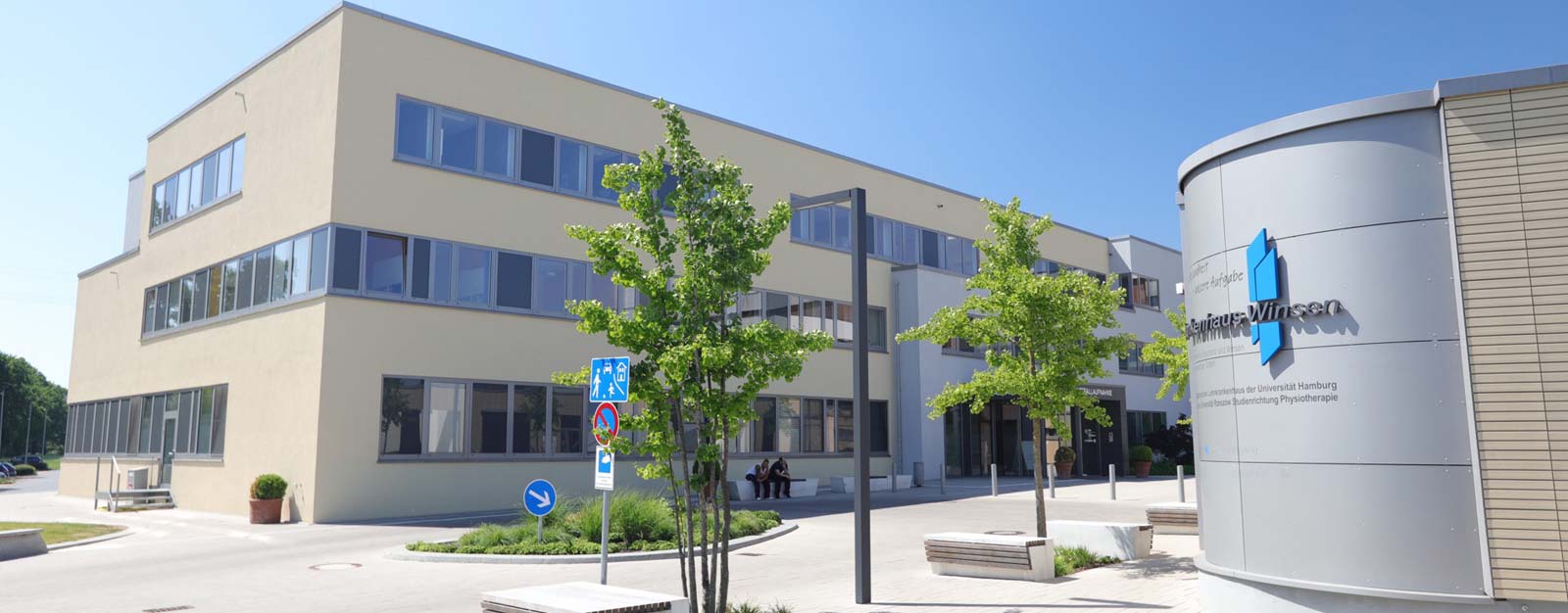 Das Krankenhaus Winsen mit seinem Haupteingang